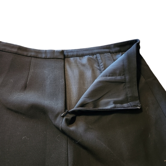 BCBG MAXAZRIA black white cross-over front short mini skirt - Picture 5 of 9